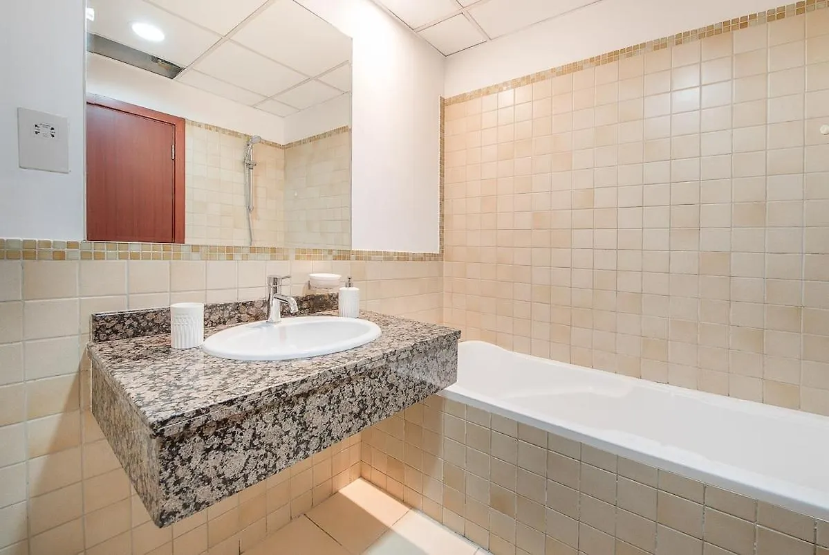 Chic 2Br Retreat With Stunning Views In Jbr Apartment Dubai