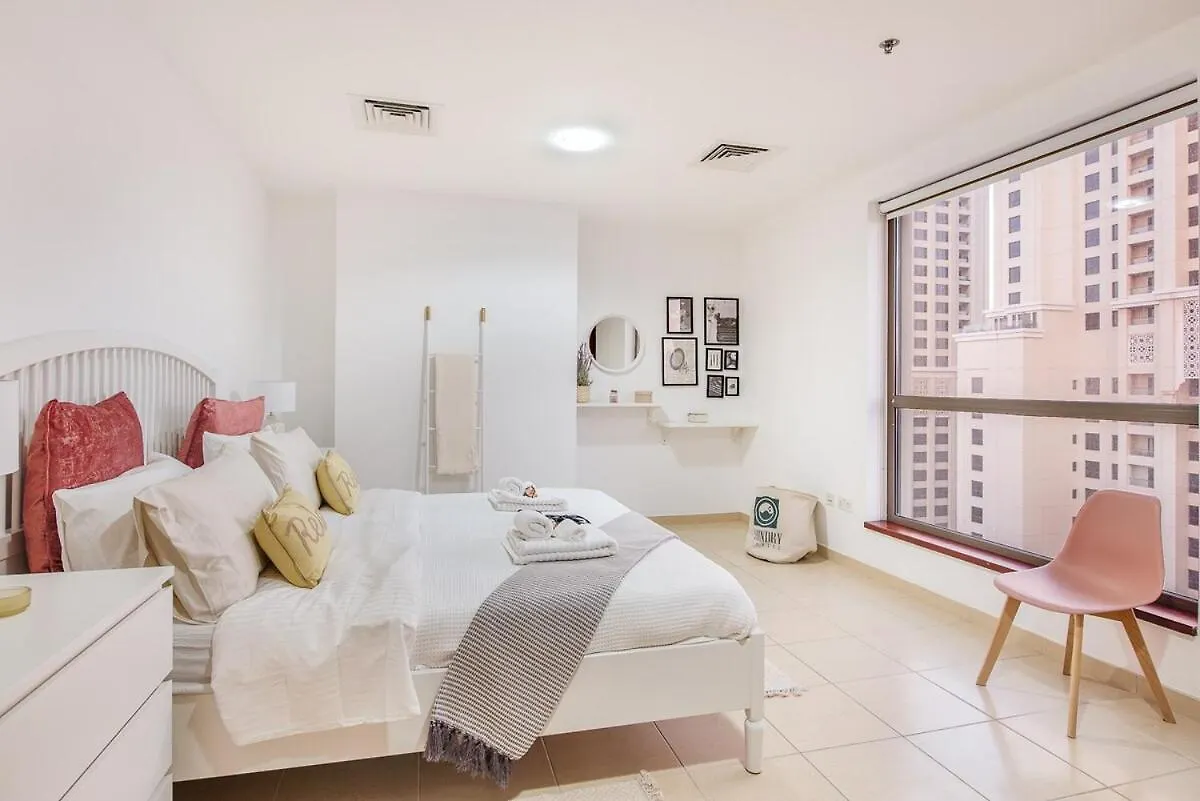 Chic 2Br Retreat With Stunning Views In Jbr Apartment Dubai